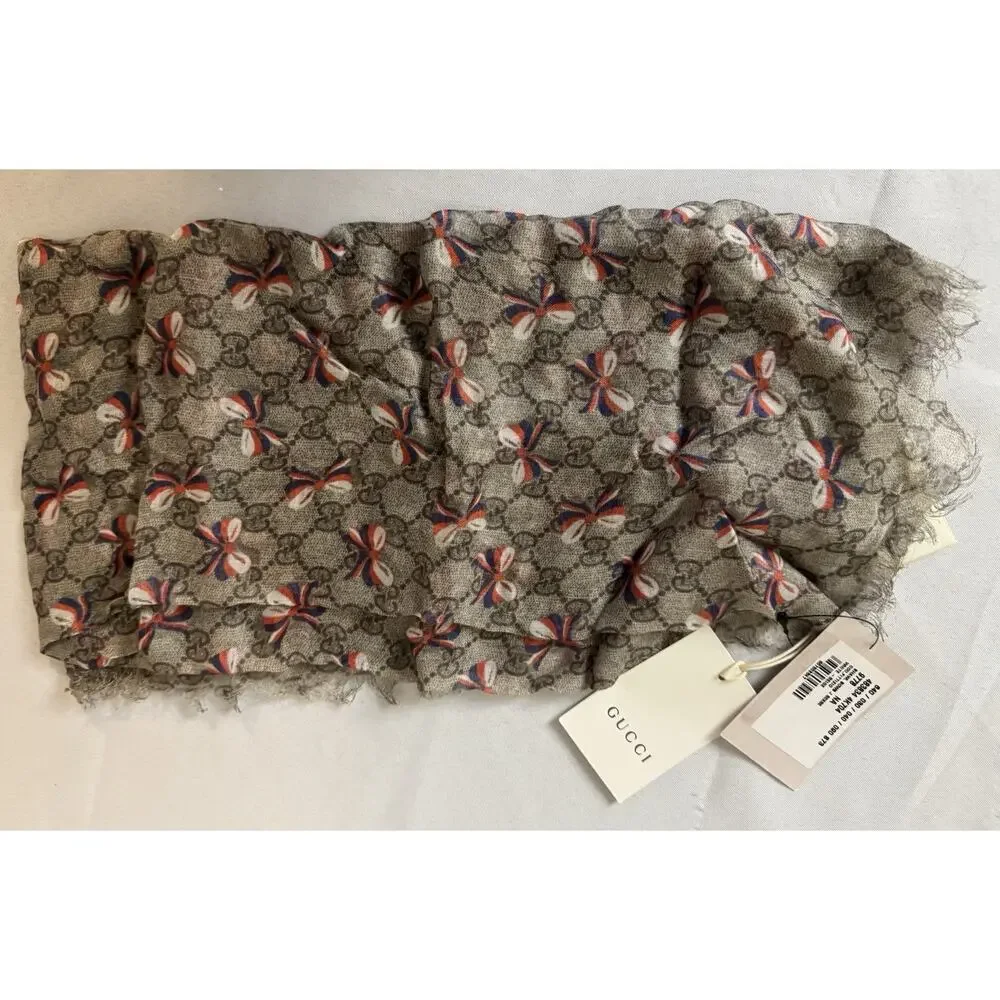New With Tags Gucci Modal/Silk GG Supreme Bow Detail Girls 32”X32” Scarf $595.00
